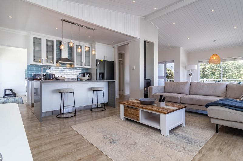 4 Bedroom Property for Sale in Sandbaai Western Cape